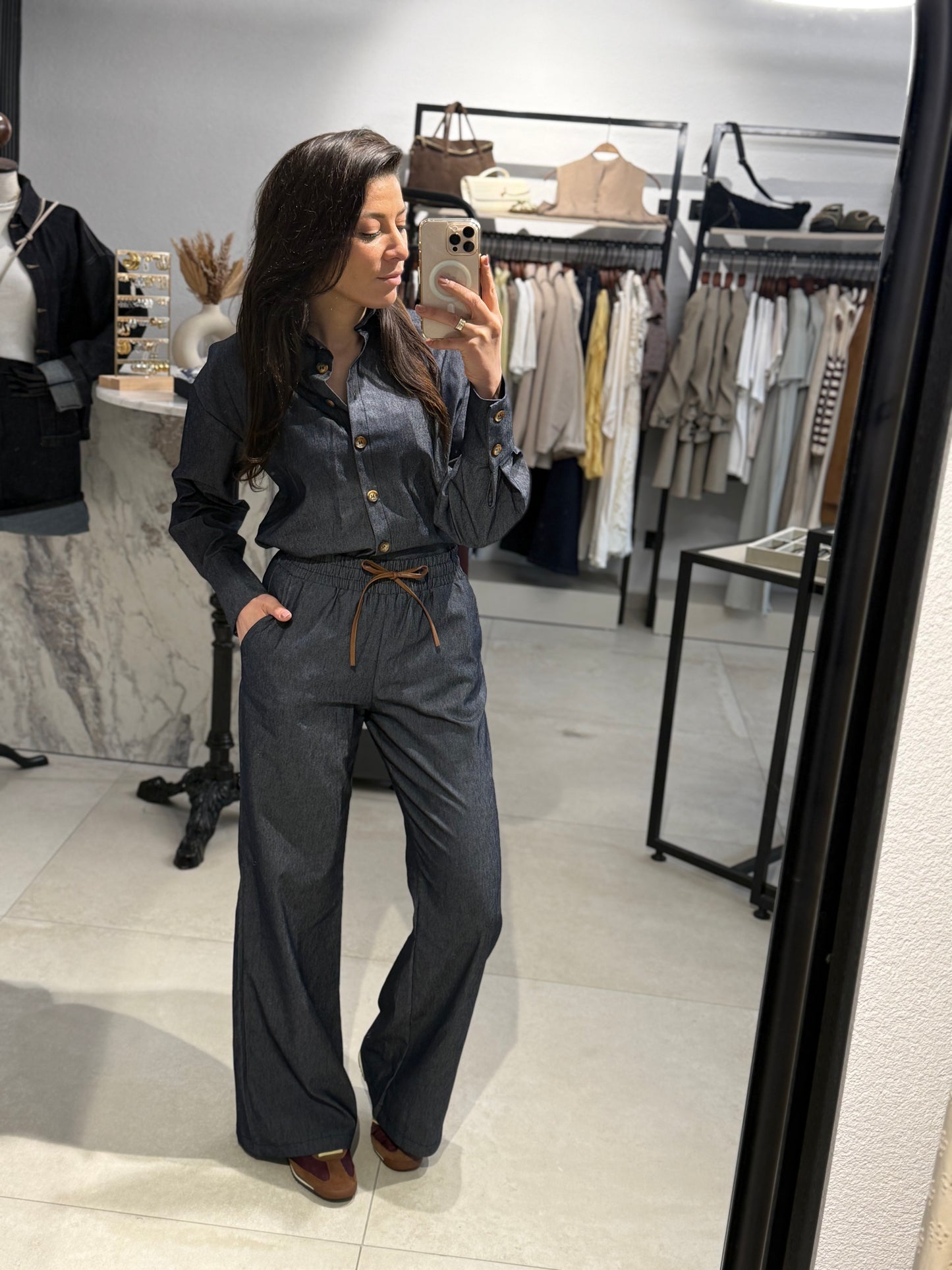 ZWEITEILER AUS DÜNNEM DENIM-STOFF BONN