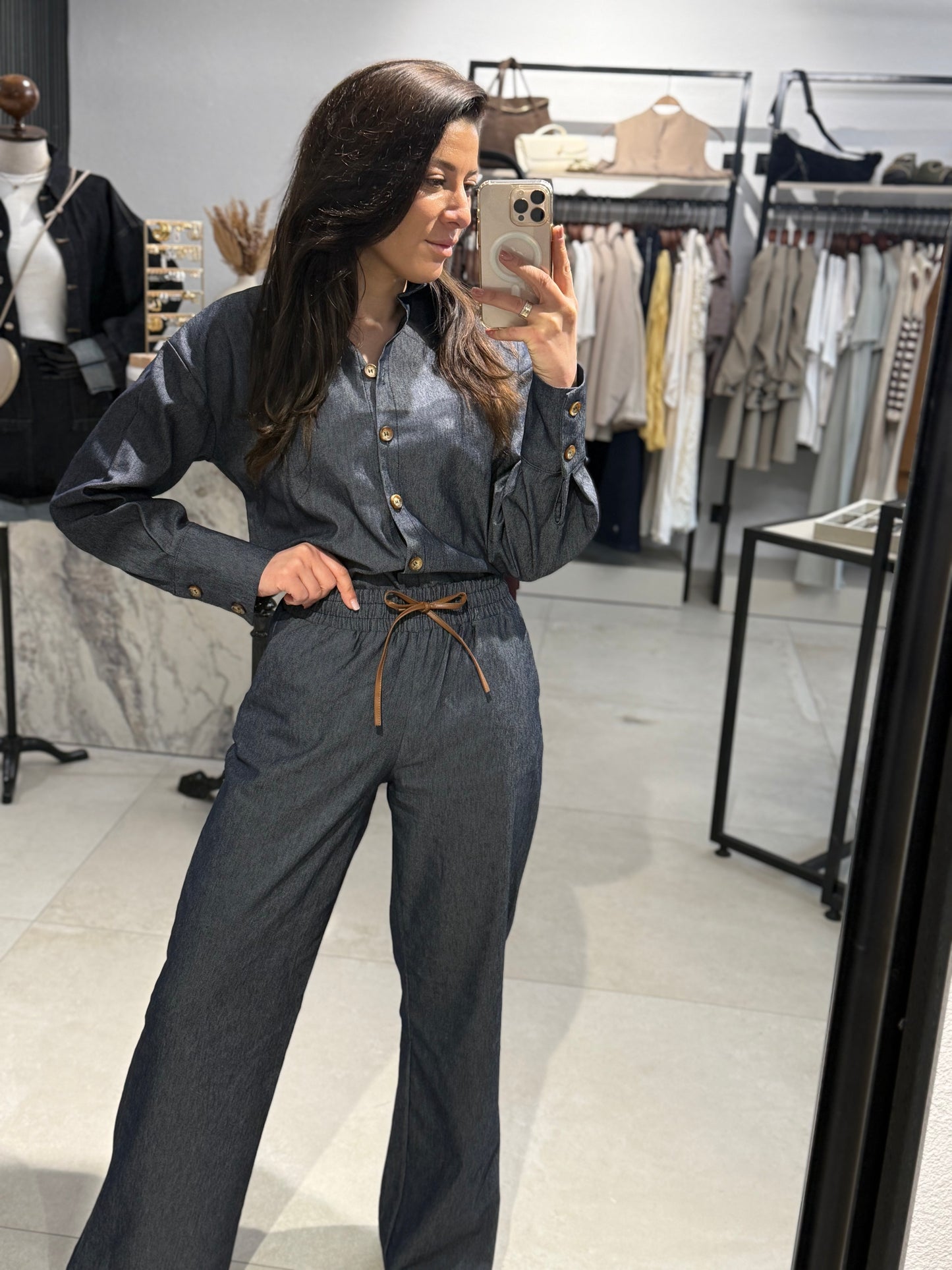 ZWEITEILER AUS DÜNNEM DENIM-STOFF BONN