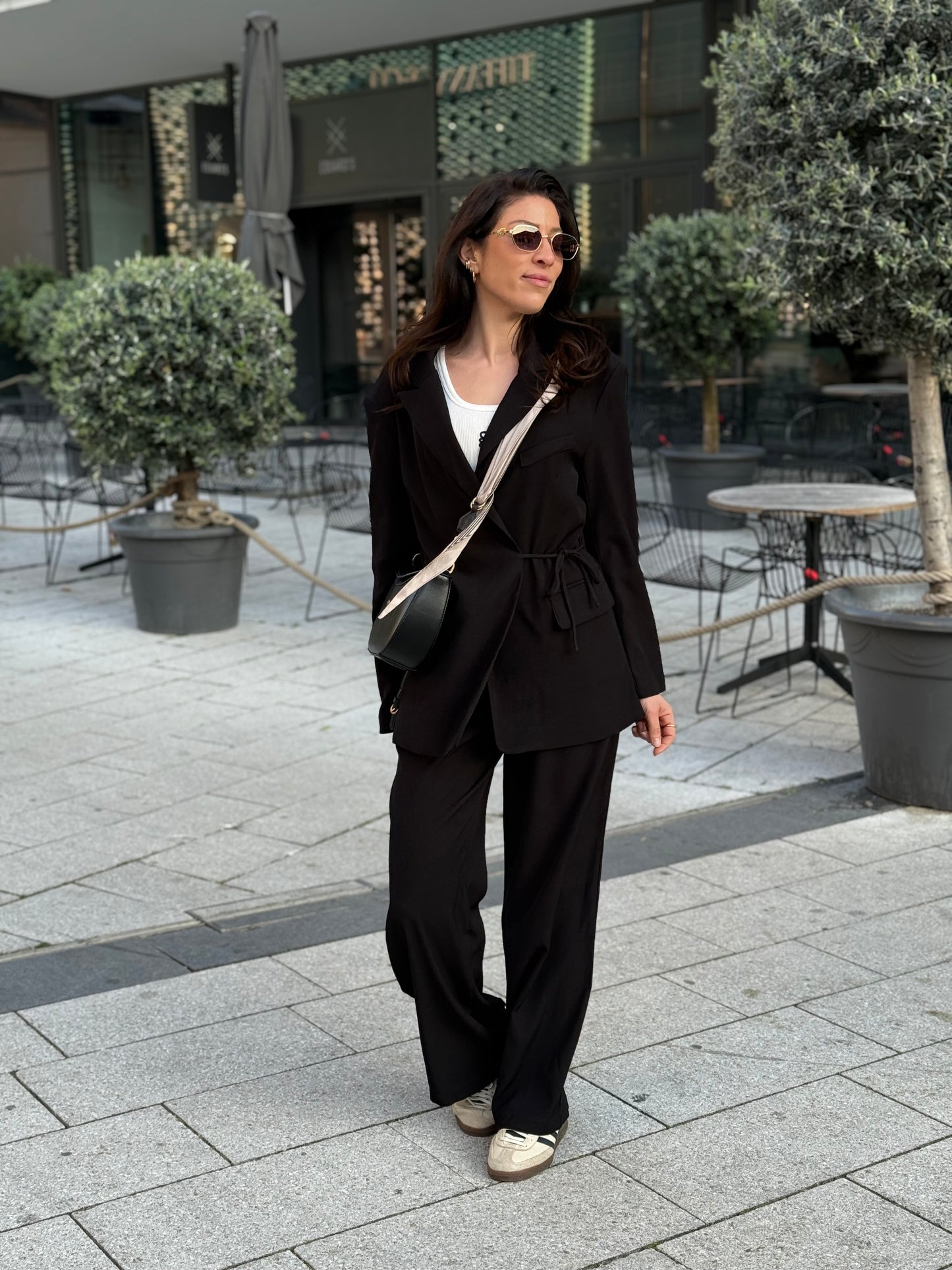 BLAZER MIT TAILLENZUG