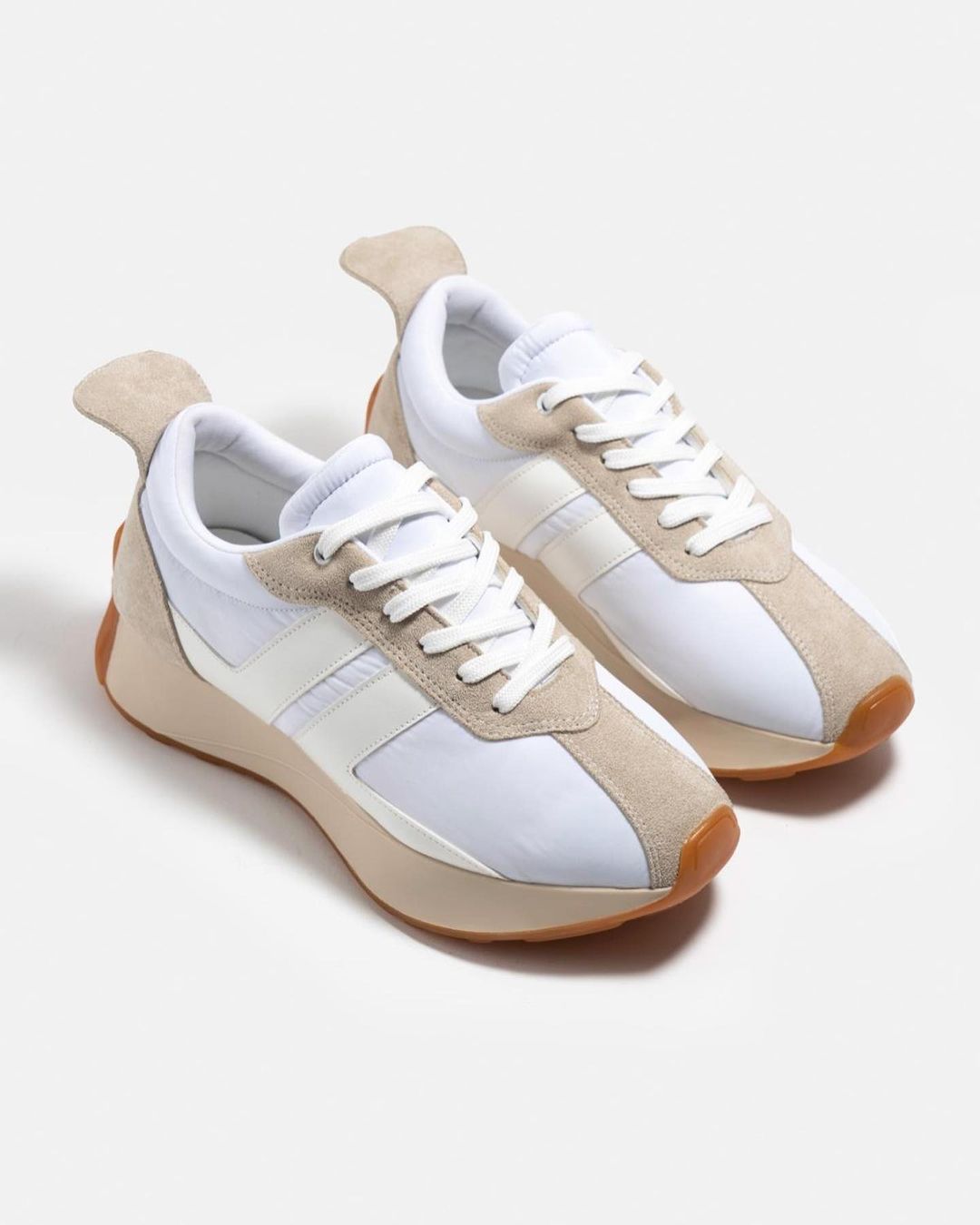 Sneaker weiss mit Wildleder