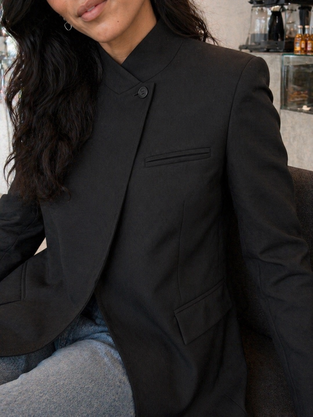 BLACK STRUCTURED BLAZER