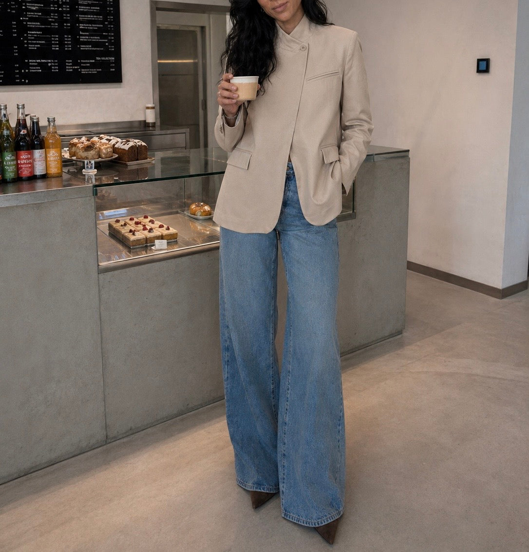 LIGHT KHAKI STRUCTURED BLAZER