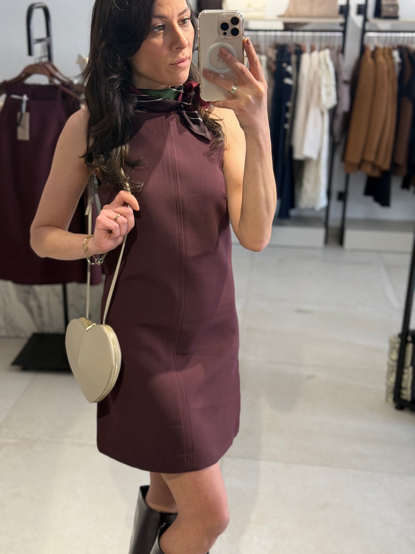 ÄRMELLOSES KLEID MINIMAL CHIC BURGUNDY