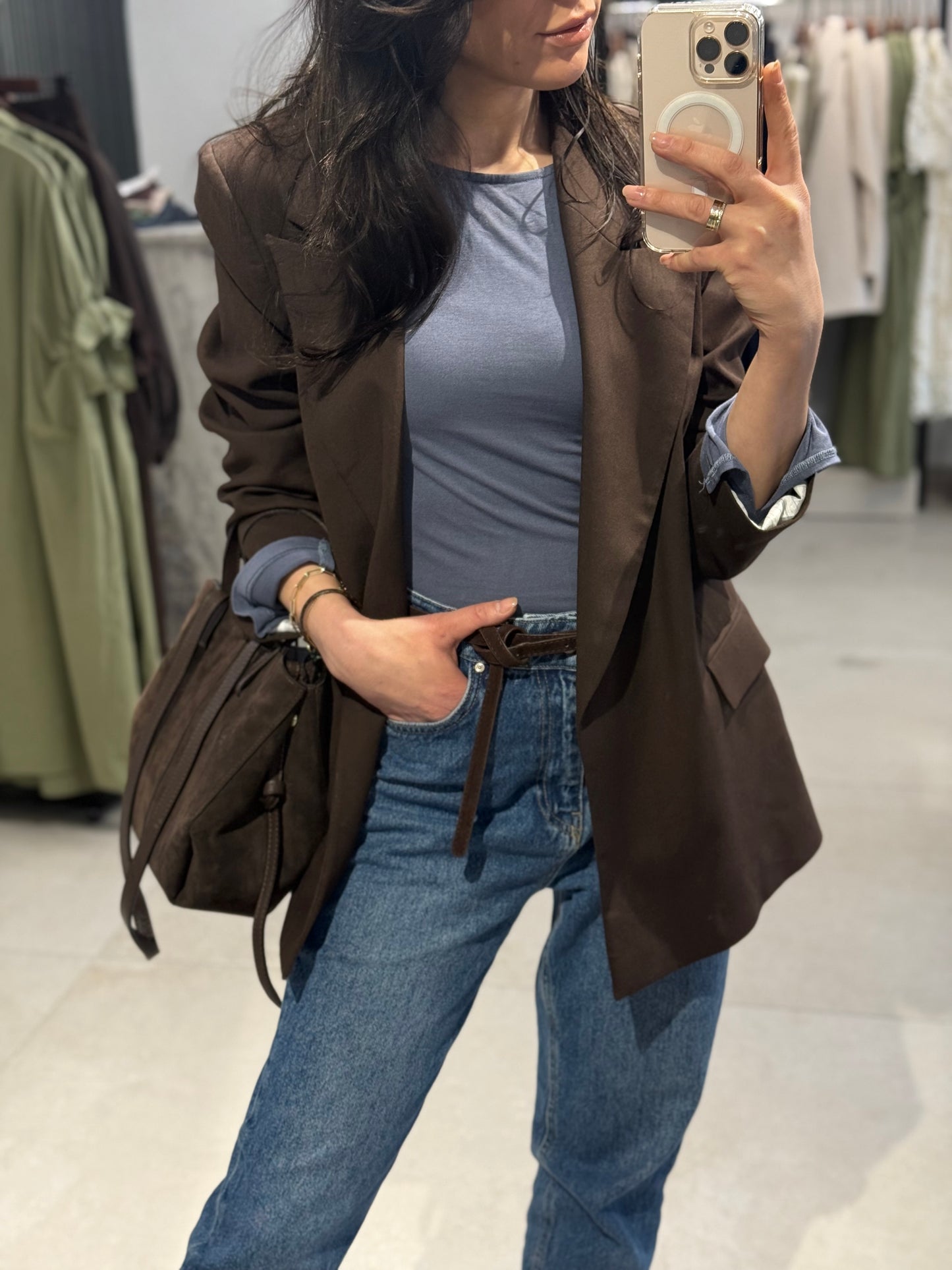 MODERNER BLAZER MIT ZEITLOSER ELEGANZ