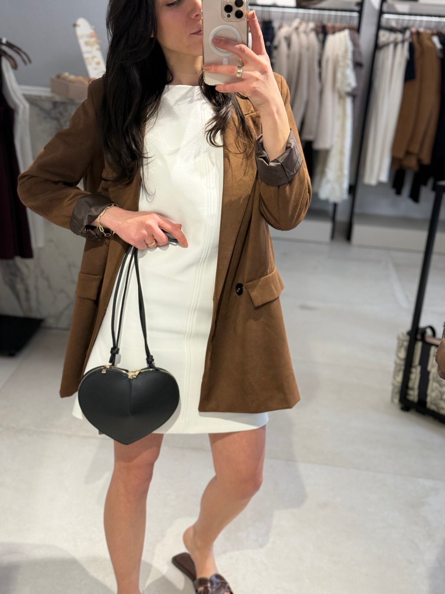 ÄRMELLOSES KLEID MINIMAL CHIC CREME