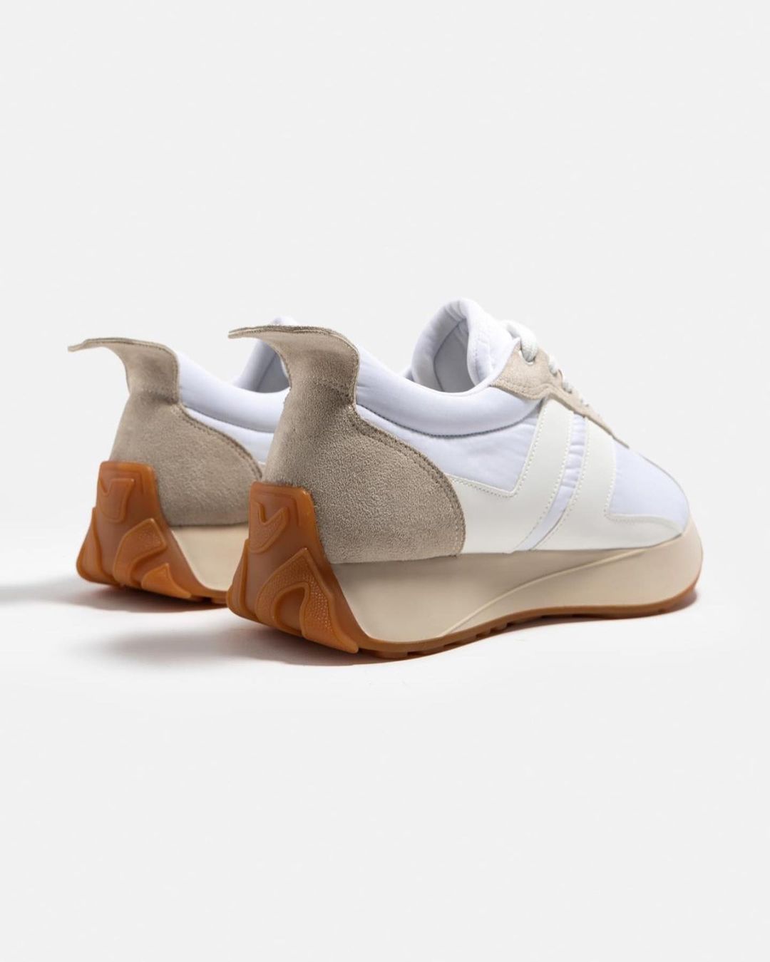 Sneaker weiss mit Wildleder