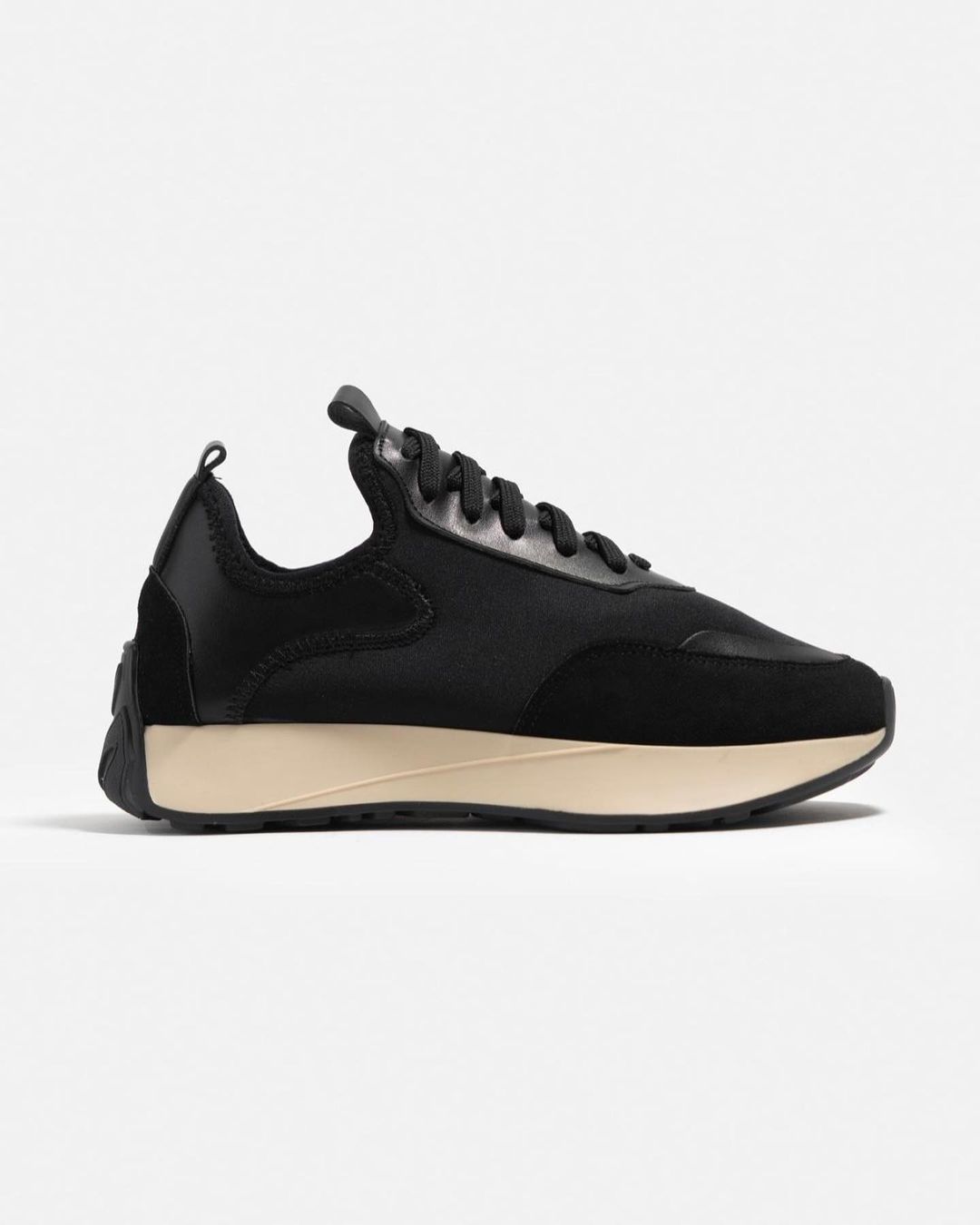 Sneaker Schwarz