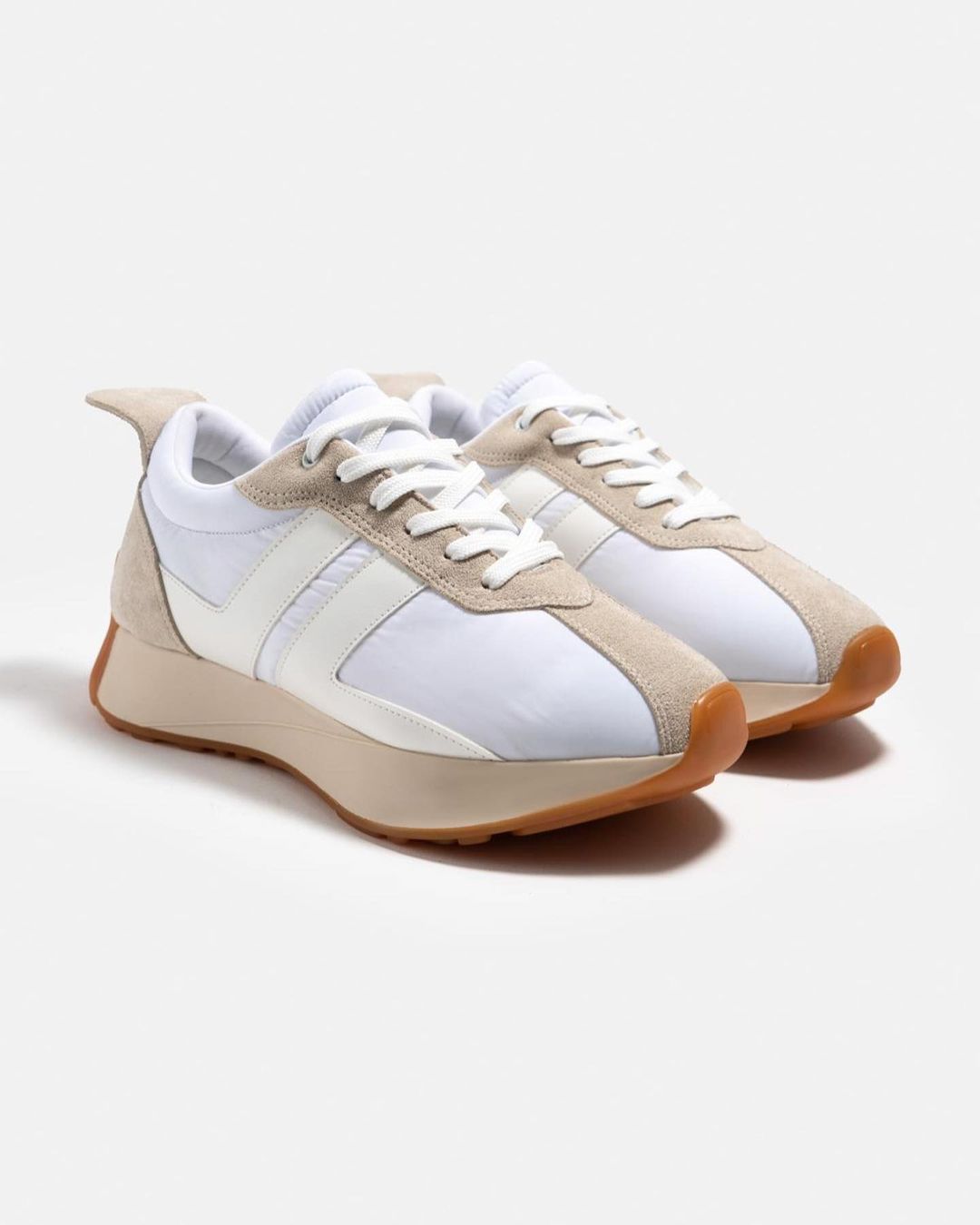 Sneaker weiss mit Wildleder